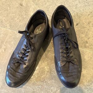 Used men’s Louis Vuitton black sneaker